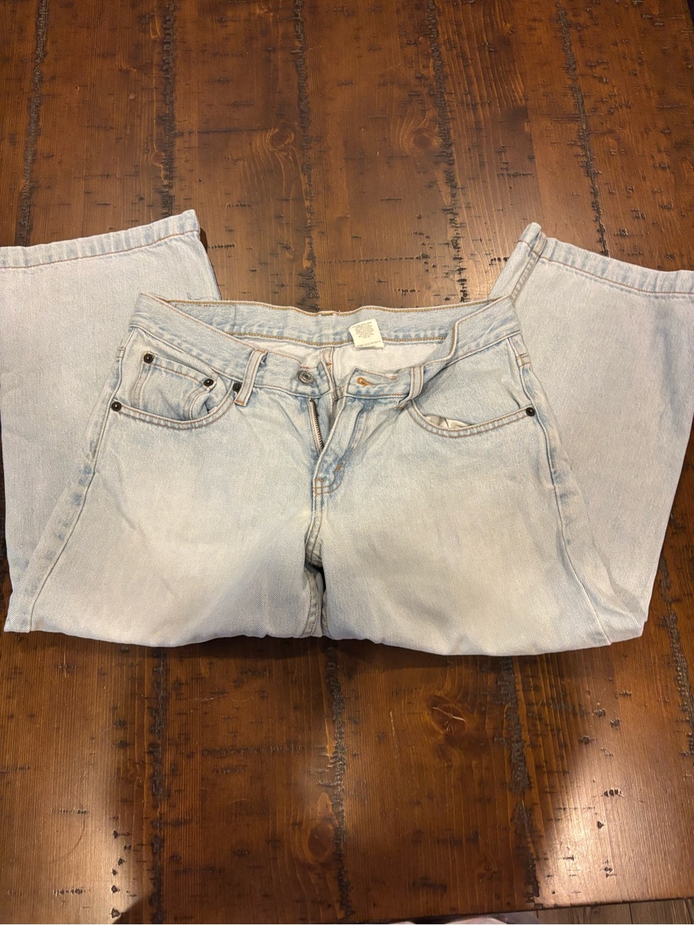 Vintage Levi 307 light wash carpi. Perfect condition. Size 7